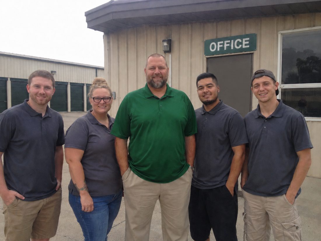 Pest control professionals in Pompano Beach, FL